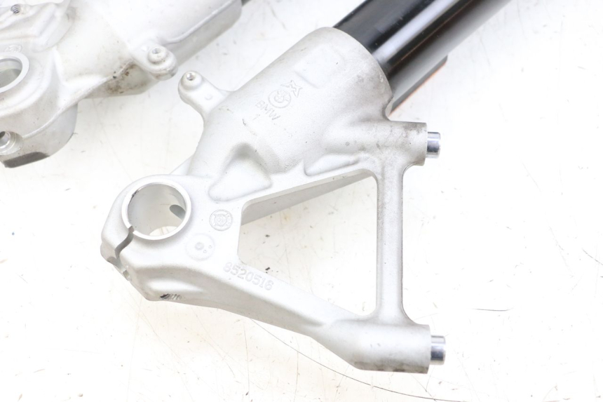 photo de GUARDA-POÓ DA FORQUILHA BMW R GS 1250 (2021 - 2024) - Zoom do estado de desgaste