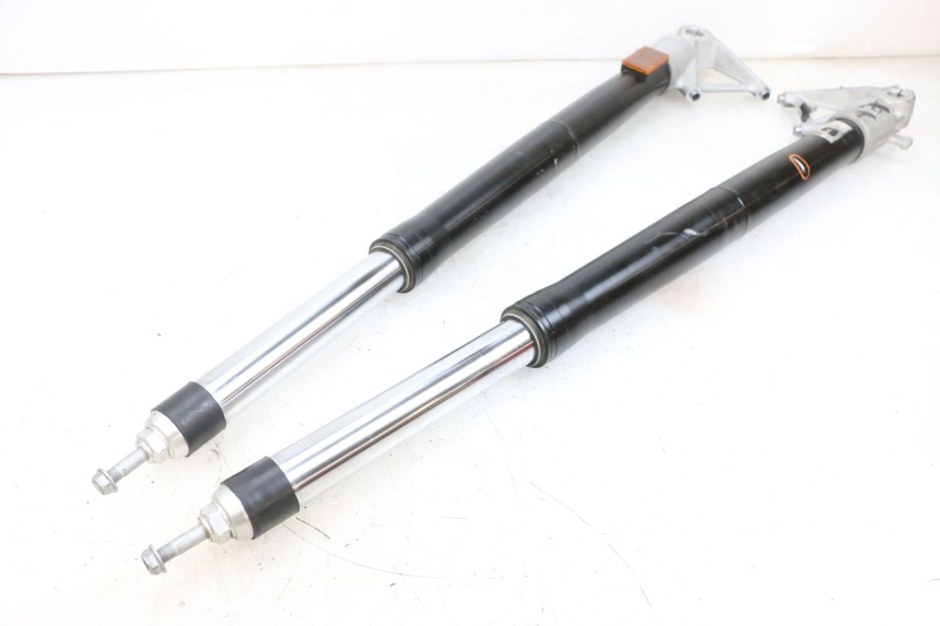photo de GUARDA-POÓ DA FORQUILHA BMW R GS 1250 (2021 - 2024) - Marcações e referências