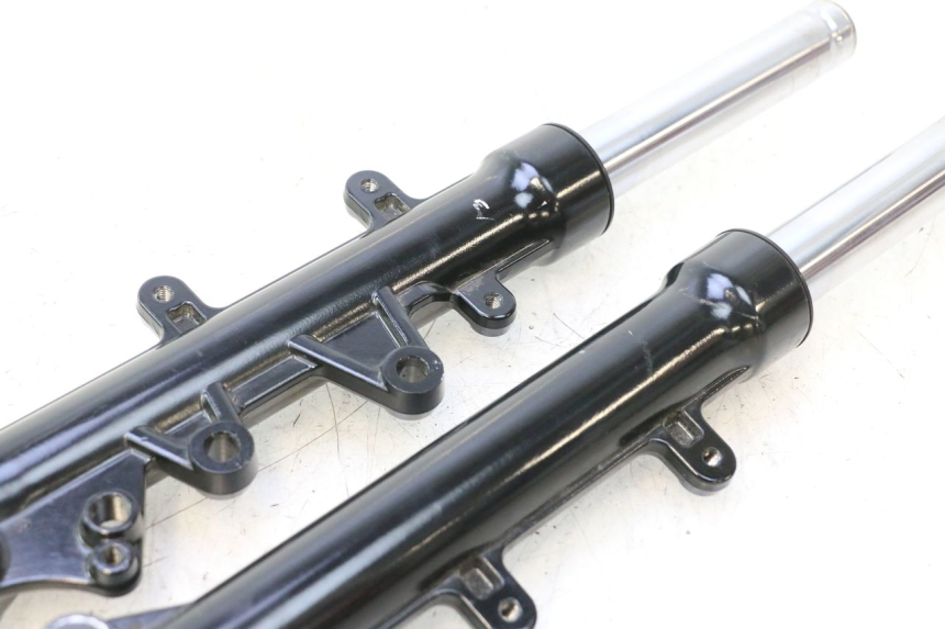photo de MANGA DE HORQUILLA JM MOTORS R-MAX TECH 50 (2024 - 2026) - Pontos de fixação