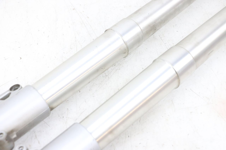 photo de GUARDA-POEIRA DA SUSPENSÃO DIANTEIRA BMW R RT ABS 1200 (2010 - 2014) - Detalhes característicos