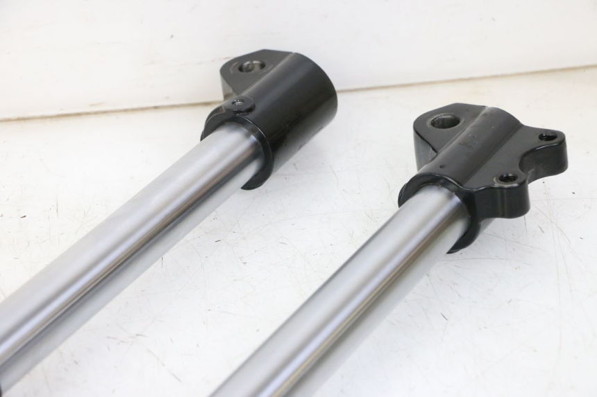 photo de GUARDA-POÓ DA FORQUILHA APOLLO RFZ 125 - Pontos de fixação