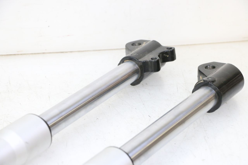 photo de GUARDA-POÓ DA FORQUILHA APOLLO RFZ 125 - Pontos de fixação