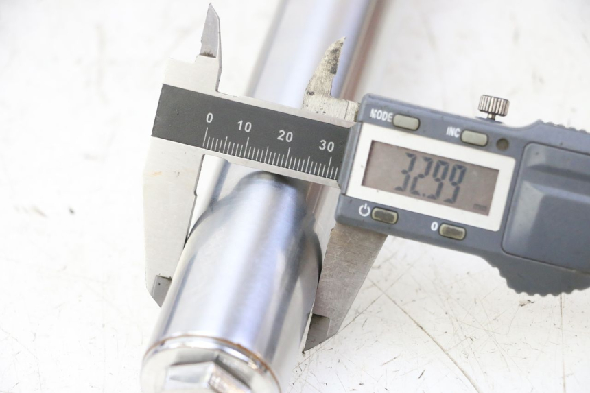photo de GUARDA-POÓ DA FORQUILHA APOLLO RFZ 125 - Ampliação técnica