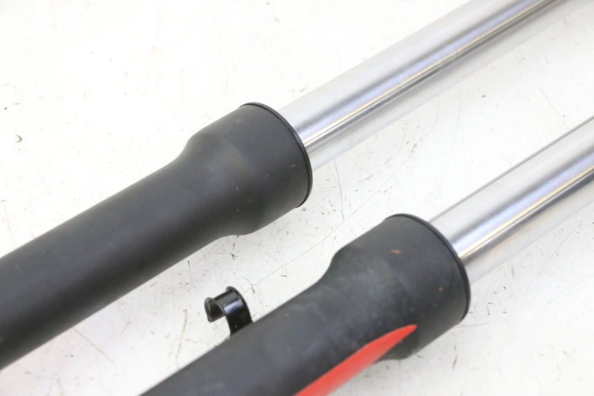 photo de GUARDA-POÓ DA FORQUILHA APOLLO RFZ 125 - Pontos de fixação