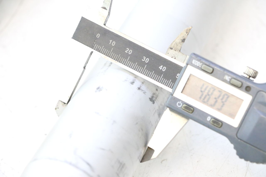 photo de GUARDA-POÓ DA FORQUILHA APOLLO RFZ 150 - Detalhe da peça