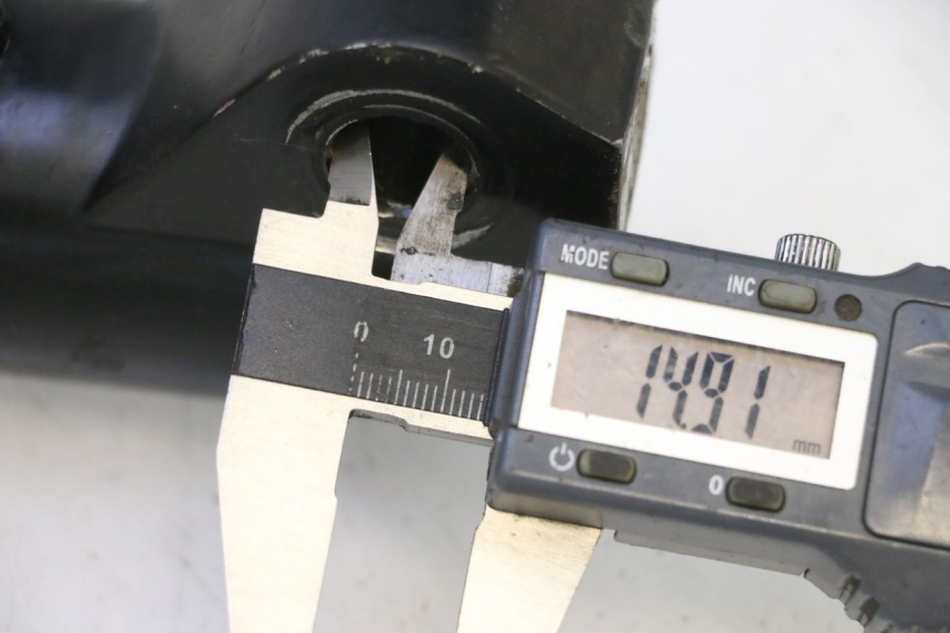 photo de GUARDA-POÓ DA FORQUILHA APOLLO RFZ 140 - Detalhe da peça