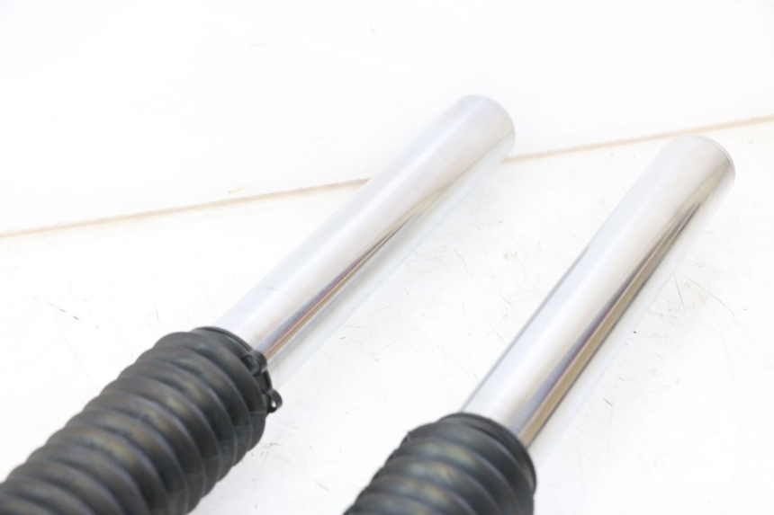 photo de GUARDA-PO DA FORQUILHA ROYAL ENFIELD SCRAM 411 (2022 - 2024) - Peça verificada