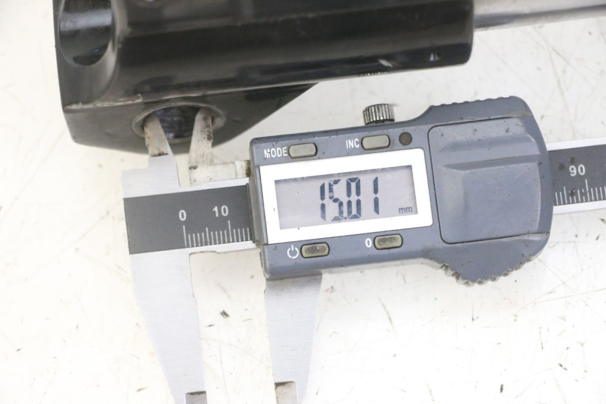 photo de GUARDA-POÓ DA FORQUILHA APOLLO RXF 125 - Detalhe da peça