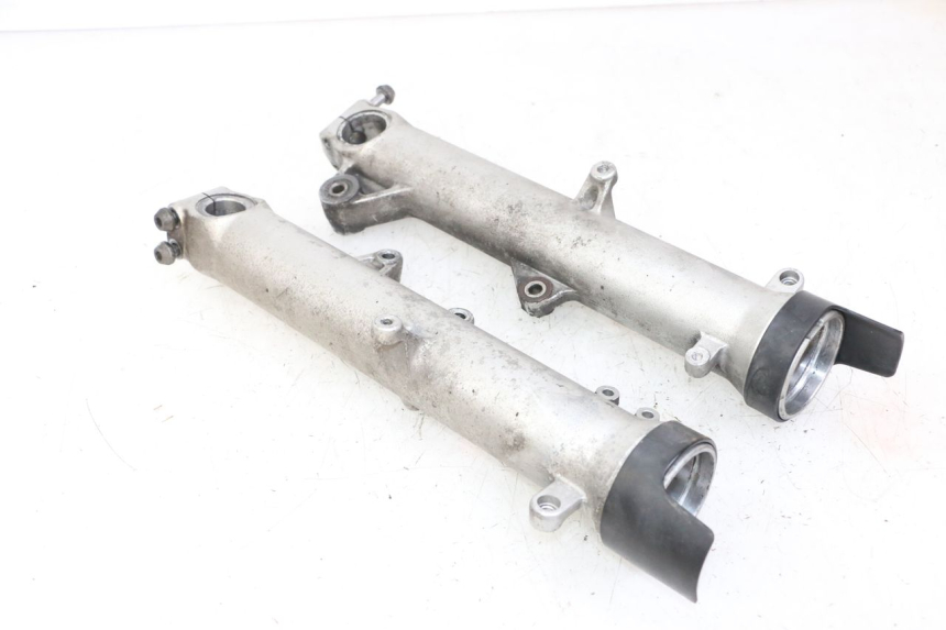 photo de GUARDA-POÓ DA FORQUILHA HONDA ST PAN EUROPEAN 1300 (2002 - 2013) - Detalhe da peça