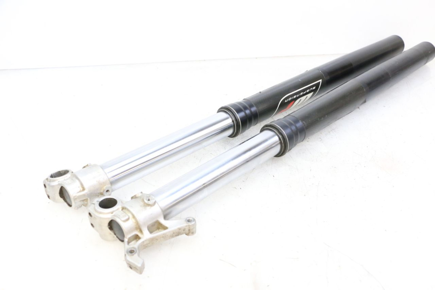 photo de GUARDA-POÓ DA SUSPENSÃO DIANTEIRA KTM SUPERENDURO R 950 (2005 - 2009) - Detalhes característicos
