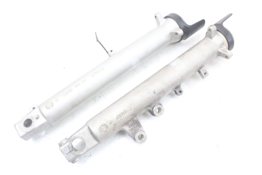 photo de GUARDA-POEIRA DA SUSPENSÃO DIANTEIRA SUZUKI GS F 500 (2004 - 2007) - Detalhe da peça