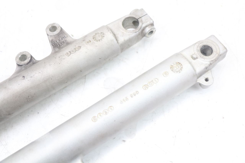 photo de GUARDA-POEIRA DA SUSPENSÃO DIANTEIRA SUZUKI GS F 500 (2004 - 2007) - Ampliação técnica