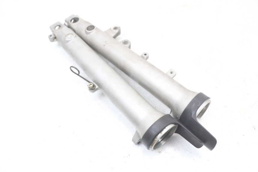 photo de GUARDA-POEIRA DA SUSPENSÃO DIANTEIRA SUZUKI GS F 500 (2004 - 2007) - Vista geral