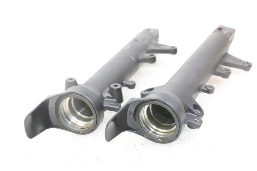 photo de GUARDA-POEIRA DA SUSPENSÃO DIANTEIRA SUZUKI GSX F GSXF 650 (2007 - 2015) - Detalhe da peça