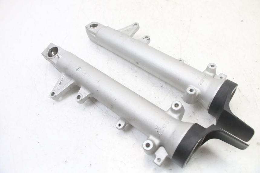 photo de GUARDA-POEIRA DA SUSPENSÃO DIANTEIRA SUZUKI GSX F GSXF 650 (2007 - 2015) - Detalhe da peça