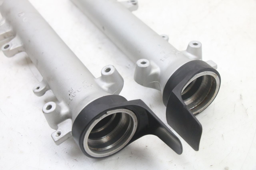 photo de GUARDA-POEIRA DA SUSPENSÃO DIANTEIRA SUZUKI GSX F GSXF 650 (2007 - 2015) - Zoom do estado de desgaste