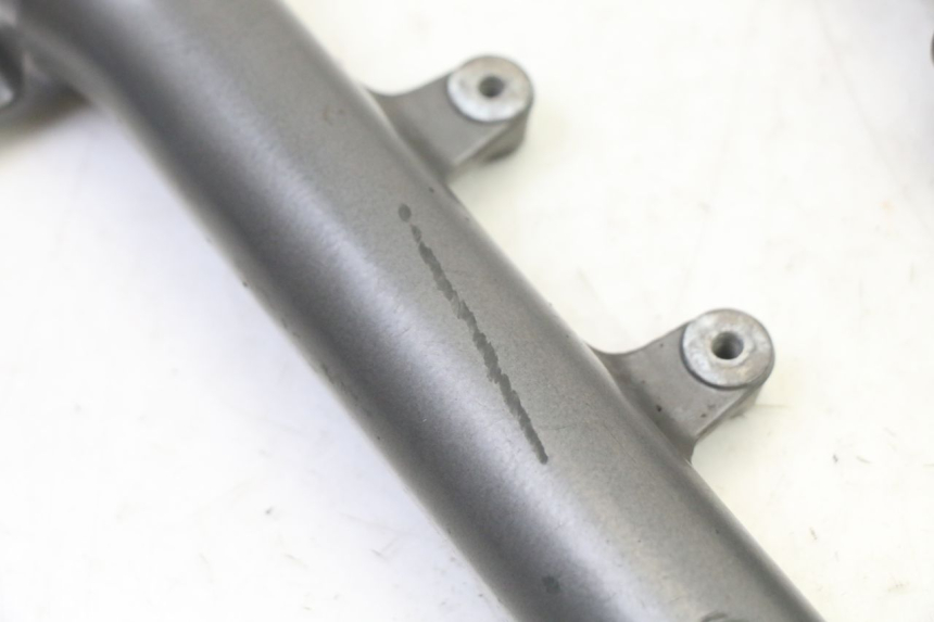 photo de GUARDA-POÓ DA FORQUILHA APRILIA SXR 50 (2021 - 2023) - Zoom do estado de desgaste