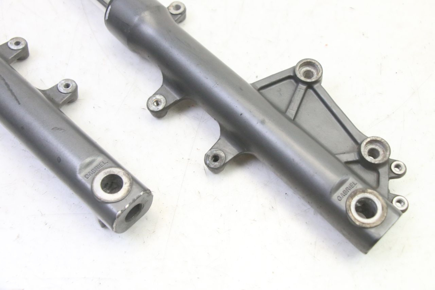 photo de GUARDA-POÓ DA FORQUILHA APRILIA SXR 50 (2021 - 2023) - Outro ângulo de visão
