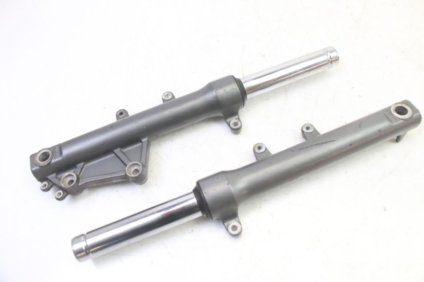 photo de GUARDA-POÓ DA FORQUILHA APRILIA SXR 50 (2021 - 2023) - Estado da superfície
