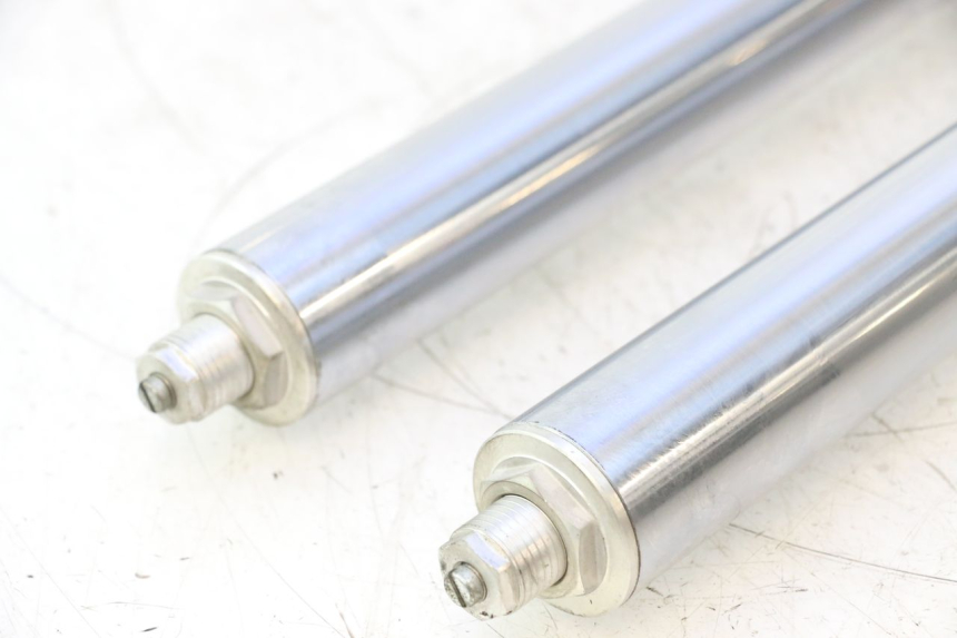 photo de GUARDA-POÓ DA FORQUILHA YAMAHA TDM ABS 900 (2002 - 2014) - Detalhe da peça