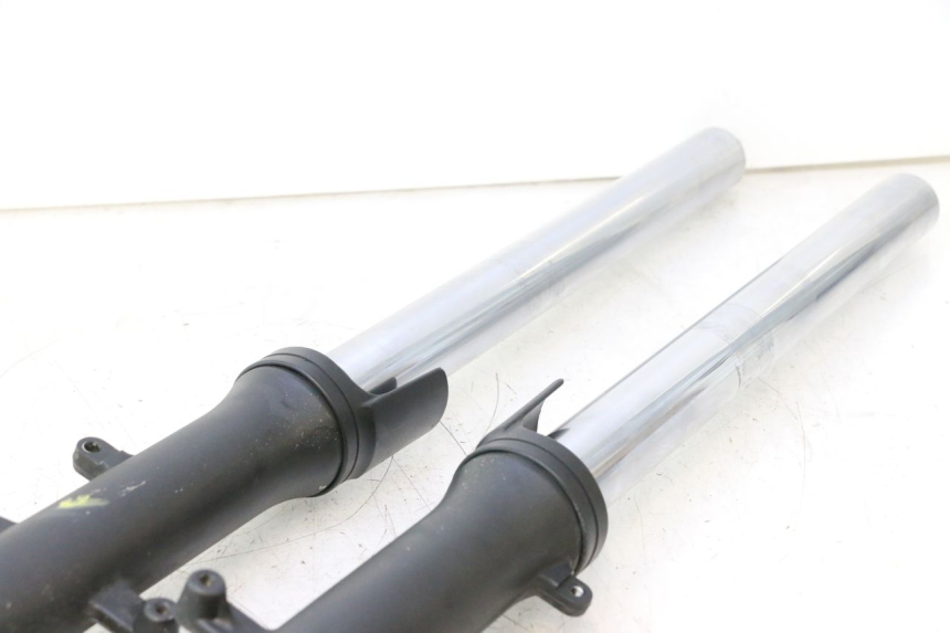 photo de GUARDA-POÓ DA FORQUILHA YAMAHA TDM ABS 900 (2002 - 2014) - Detalhes característicos
