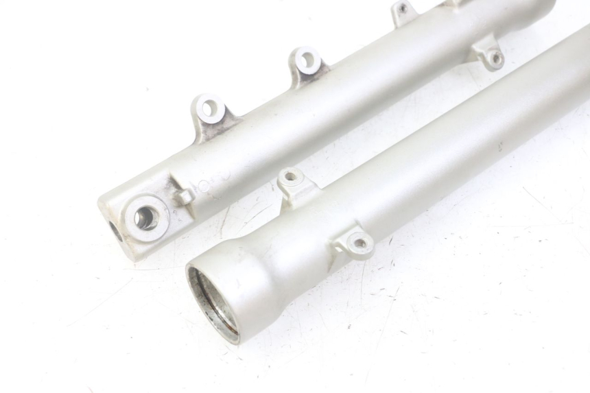 photo de GUARDA-POÓ DA FORQUILHA YAMAHA TDR DELTABOX 125 (1997 - 2003) - Detalhe da peça