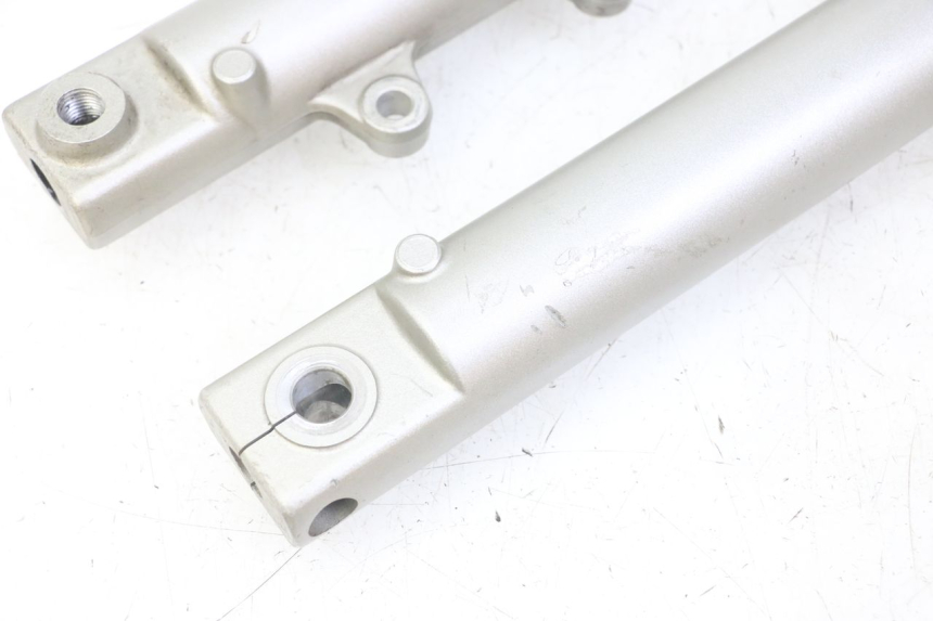 photo de GUARDA-POÓ DA FORQUILHA YAMAHA TDR DELTABOX 125 (1997 - 2003) - Marcações e referências