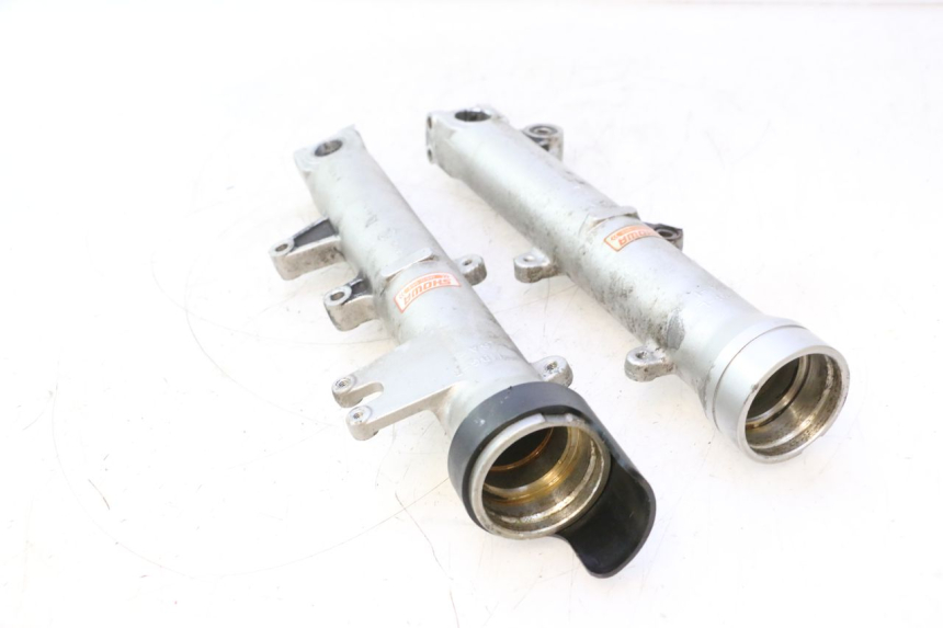 photo de TUBO DE GARFO HONDA VFR FI RC46 800 (1998 - 2001) - Pontos de fixação