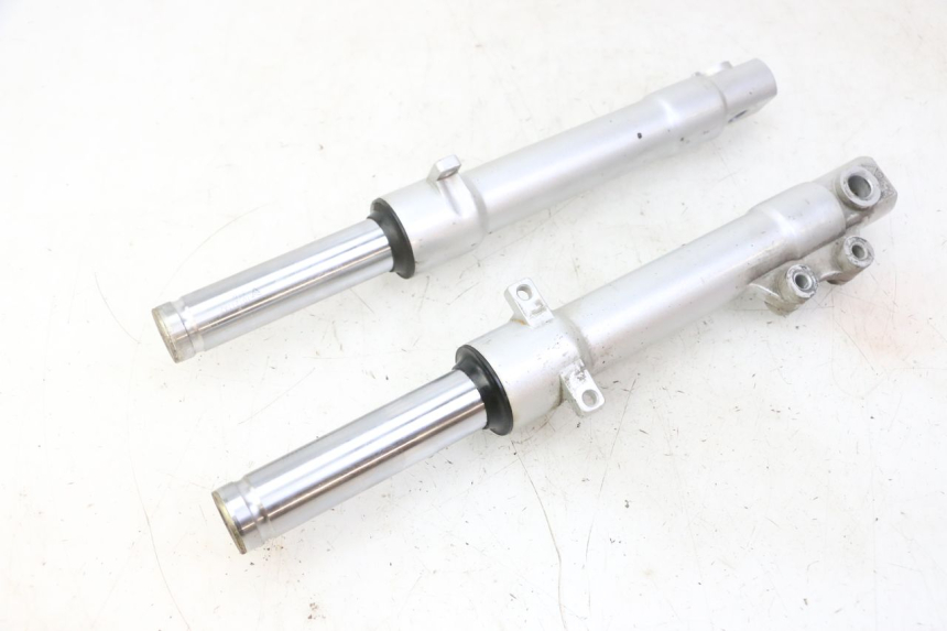 photo de GUARDA-PO DA FORQUILHA PEUGEOT VIVACITY NEW 4T 50 (2008 - 2017) - Detalhes característicos