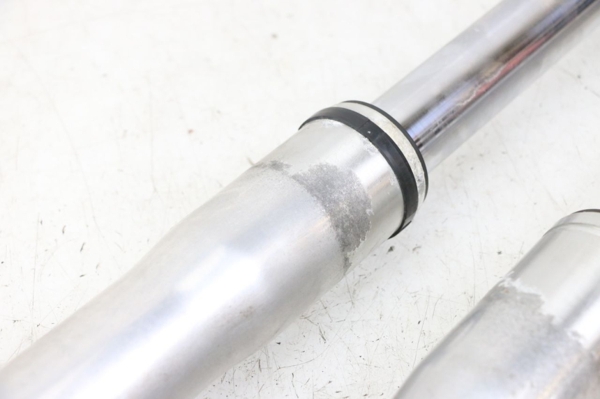 photo de GUARDA-POEIRA DA SUSPENSÃO DIANTEIRA HONDA VT C2 SHADOW 750 (1997 - 2001) - Ampliação dos componentes
