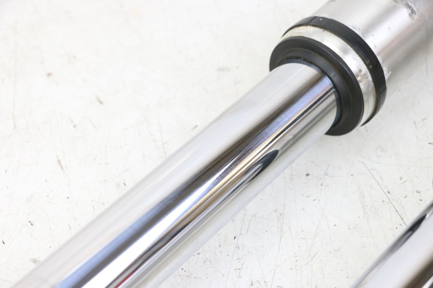 photo de GUARDA-POEIRA DA SUSPENSÃO DIANTEIRA HONDA VT C2 SHADOW 750 (1997 - 2001) - Peça verificada