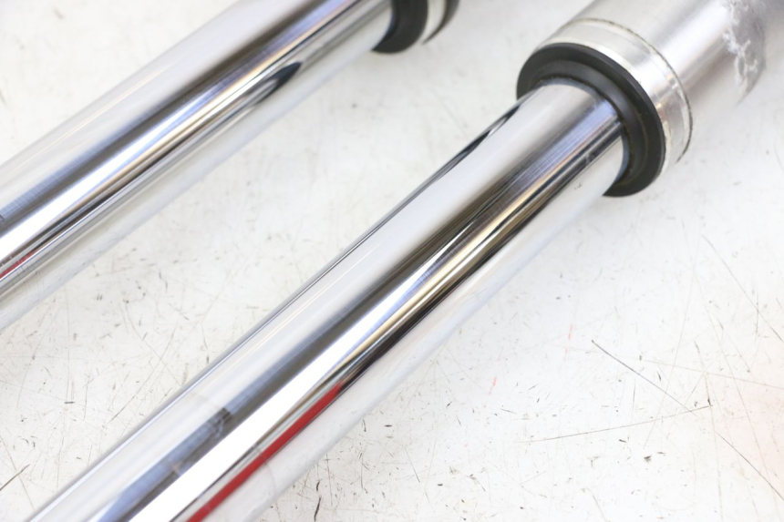 photo de GUARDA-POEIRA DA SUSPENSÃO DIANTEIRA HONDA VT C2 SHADOW 750 (1997 - 2001) - Marcações e referências