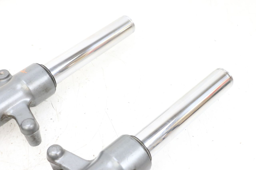 photo de GUARDA-POEIRA DA SUSPENSÃO DIANTEIRA YAMAHA XMAX X-MAX 125 (2006 - 2009) - Imagem adicional