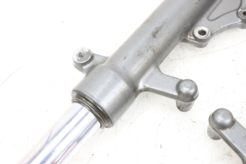 photo de GUARDA-POEIRA DA SUSPENSÃO DIANTEIRA YAMAHA XMAX X-MAX 125 (2006 - 2009) - Outro ângulo de visão