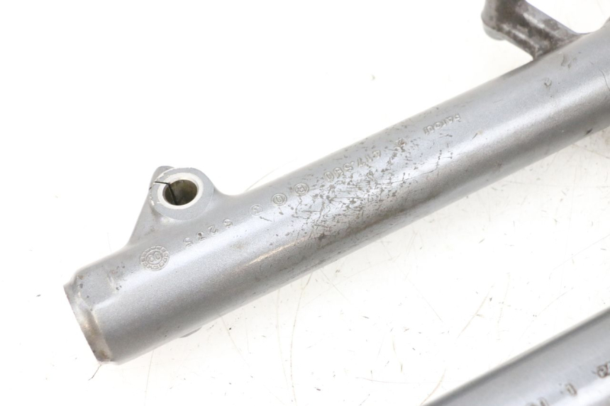 photo de GUARDA-POEIRA DA SUSPENSÃO DIANTEIRA YAMAHA XMAX X-MAX 125 (2006 - 2009) - Peça verificada