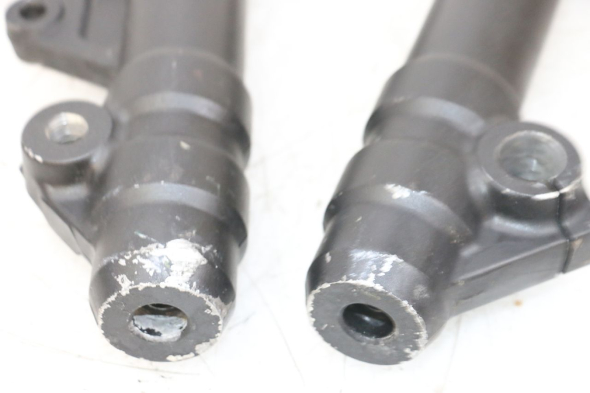 photo de GUARDA-POÓ DA FORQUILHA YAMAHA X-MAX XMAX 125 (2010 - 2013) - Detalhe da peça