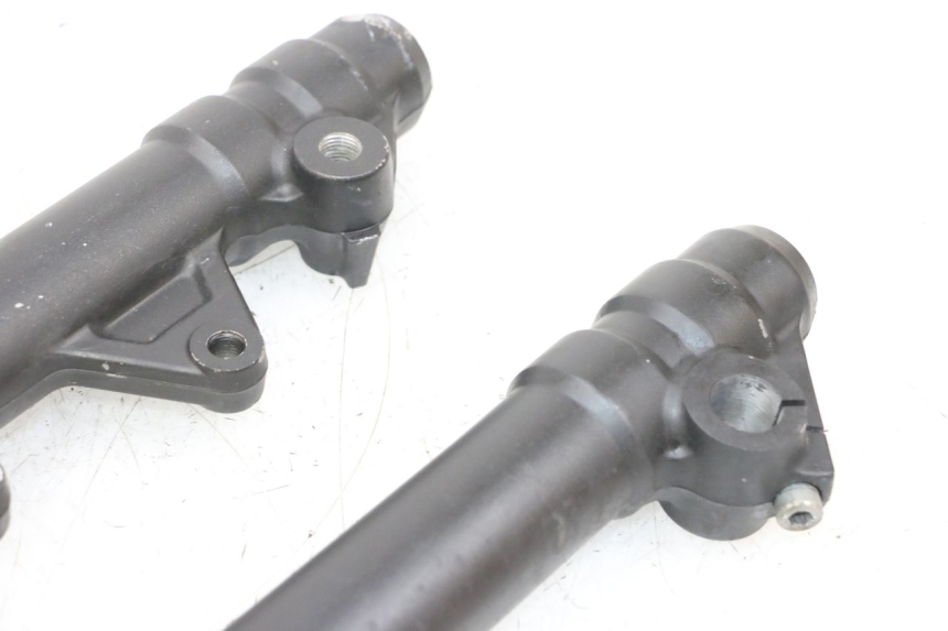 photo de GUARDA-POÓ DA FORQUILHA YAMAHA X-MAX XMAX 125 (2010 - 2013) - Outro ângulo de visão