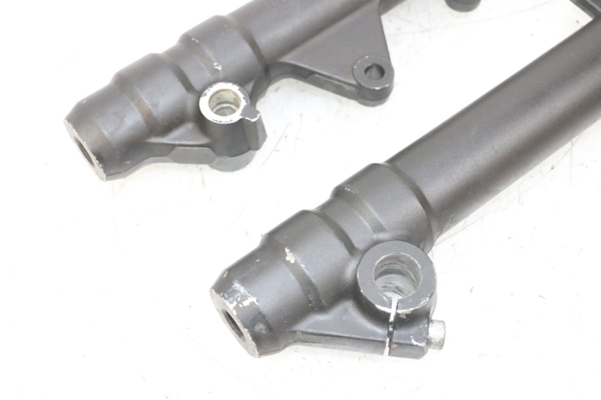 photo de GUARDA-POÓ DA FORQUILHA YAMAHA X-MAX XMAX 125 (2010 - 2013) - Pontos de fixação