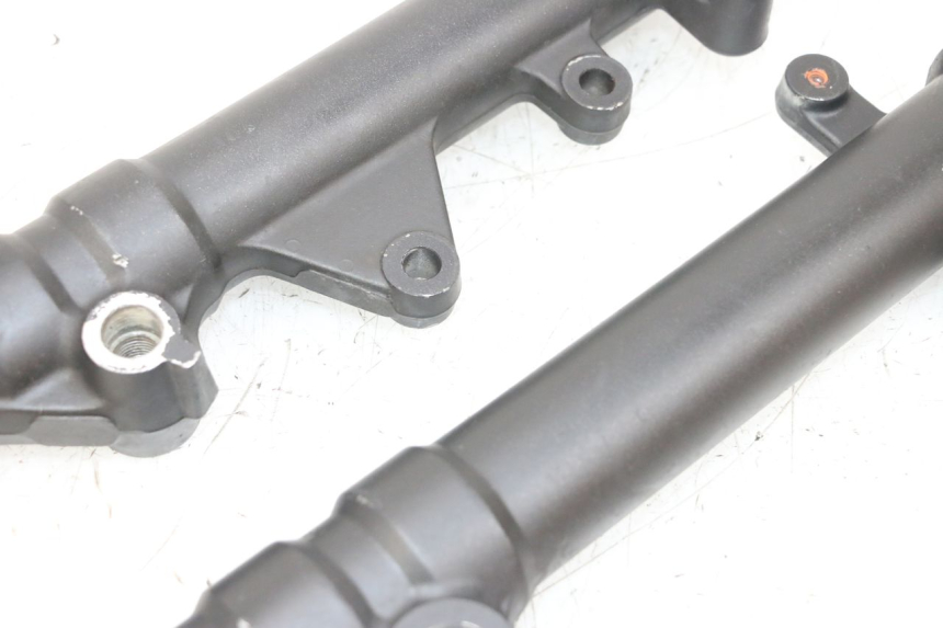 photo de GUARDA-POÓ DA FORQUILHA YAMAHA X-MAX XMAX 125 (2010 - 2013) - Estado da superfície
