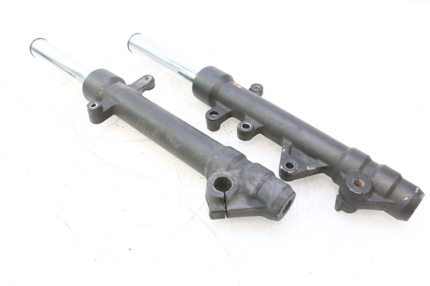photo de GUARDA-POÓ DA FORQUILHA YAMAHA X-MAX XMAX 125 (2010 - 2013) - Pontos de fixação