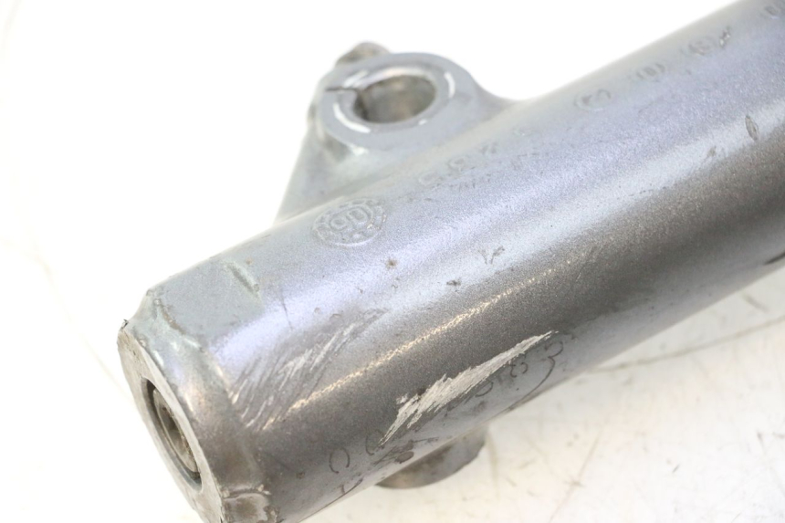 photo de GUARDA-POEIRA DA SUSPENSÃO DIANTEIRA YAMAHA XMAX X-MAX 125 (2006 - 2009) - Estrutura - ampliação
