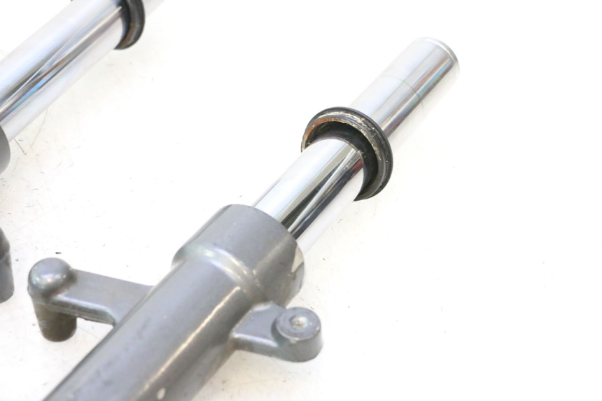 photo de GUARDA-POEIRA DA SUSPENSÃO DIANTEIRA YAMAHA XMAX X-MAX 125 (2006 - 2009) - Zoom de qualidade