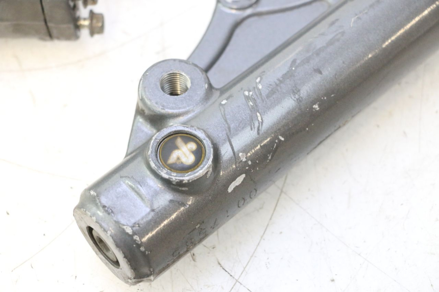 photo de GUARDA-POEIRA DA SUSPENSÃO DIANTEIRA YAMAHA XMAX X-MAX 125 (2006 - 2009) - Zoom do estado de desgaste