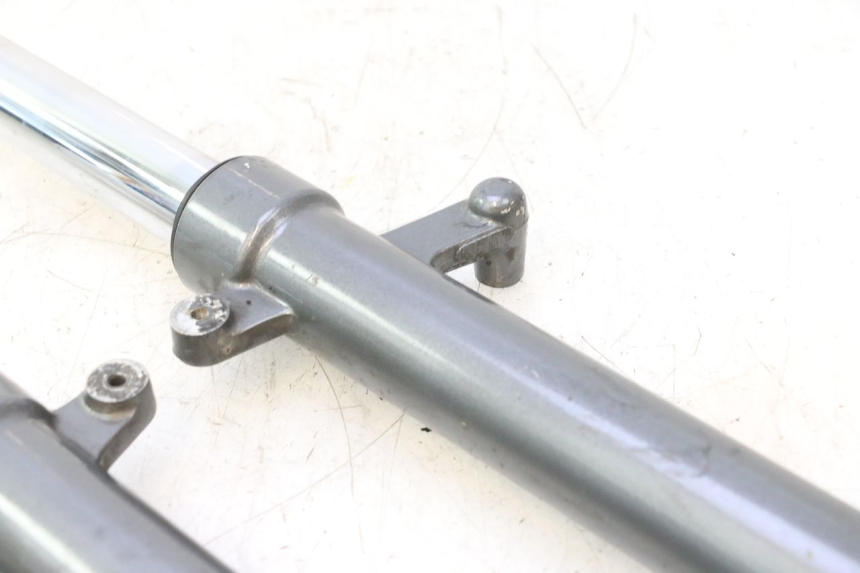 photo de GUARDA-POEIRA DA SUSPENSÃO DIANTEIRA YAMAHA XMAX X-MAX 125 (2006 - 2009) - Imagem adicional
