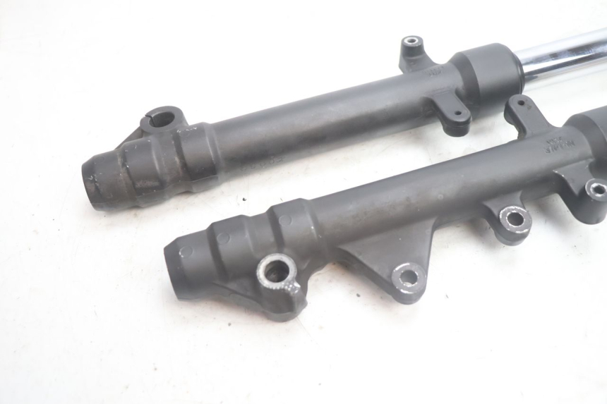 photo de GUARDA-POÓ DA FORQUILHA YAMAHA X-MAX XMAX 125 (2010 - 2013) - Peça verificada