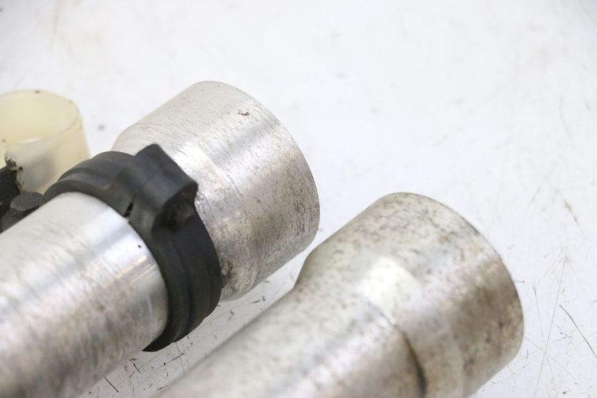 photo de GUARDA-POÓ DA SUSPENSÃO DIANTEIRA HONDA X8R 50 (1998 - 2003) - Estado da superfície