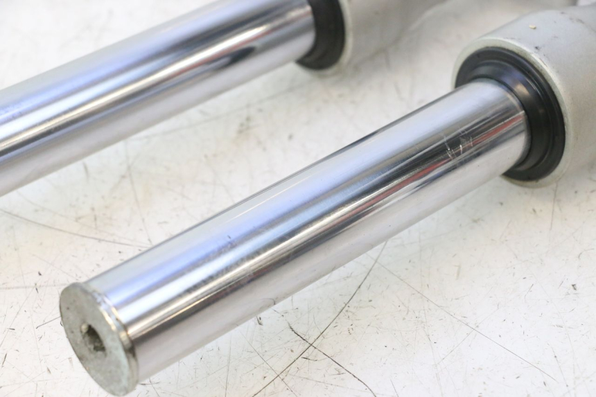 photo de GUARDA-POÓ DA FORQUILHA PIAGGIO X9 EVOLUTION 125 (2003 - 2007) - Pontos de fixação