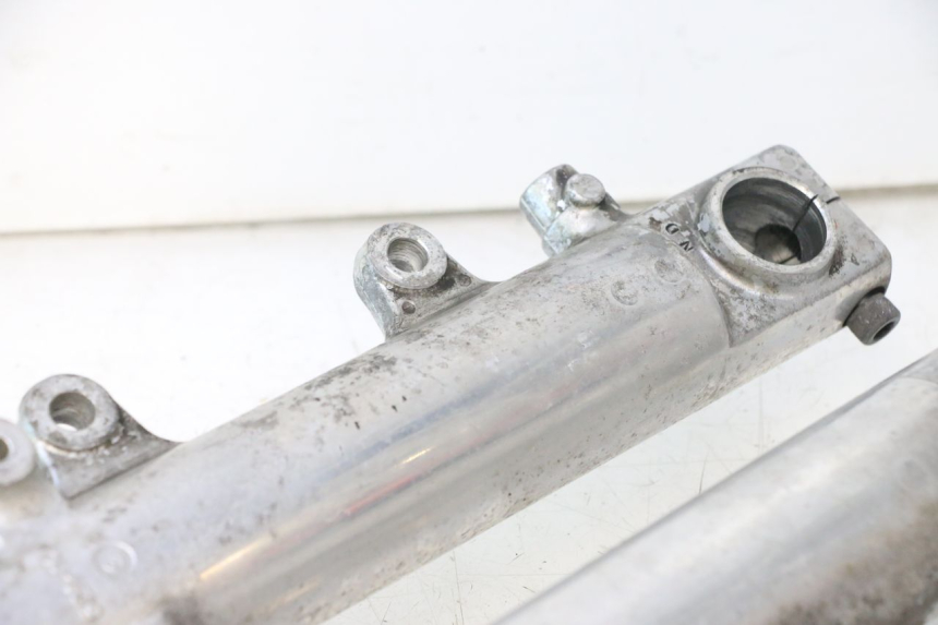 photo de MANGA DE HORQUILLA YAMAHA XJR 1300 (1998 - 2002) - Pontos de fixação