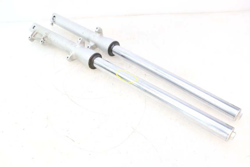 photo de MANGA DE HORQUILLA HONDA XLV VARADERO 125 (2007 - 2012) - Detalhes característicos