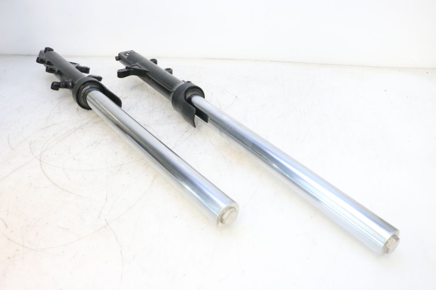 photo de MANGA DE HORQUILLA YAMAHA XP T-MAX ABS 500 (2005 - 2005) - Outro ângulo de visão